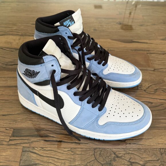 Jordan 1 Retro High OG - Picture 2 of 4